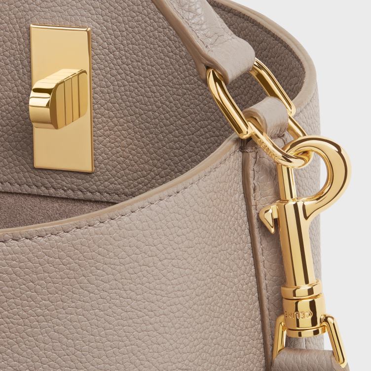 CELINE kiezelsteen bucket 16-zak van soepel generfd kalfsleer 4TLH868